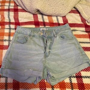 Rue21 size 4 jean shorts. Don’t fit anymore but in great condition.